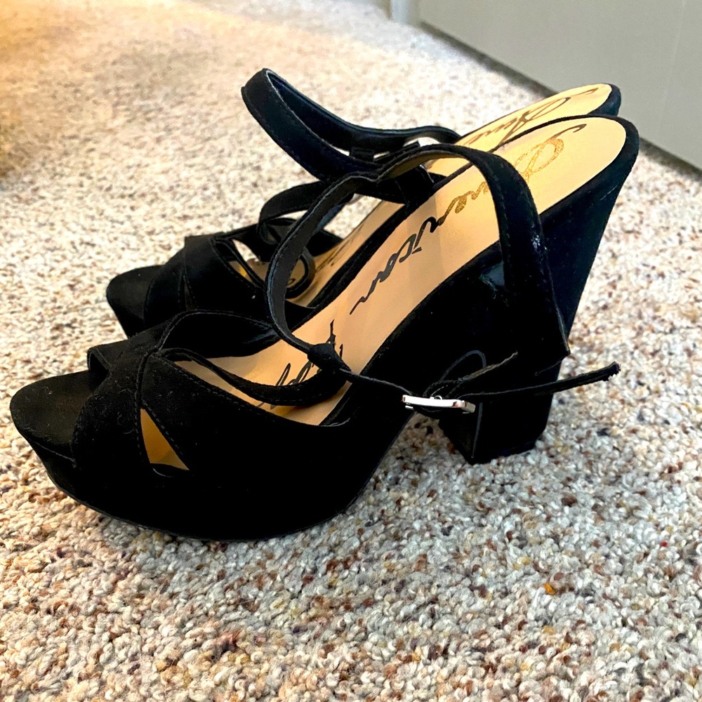 Barely used American Rag heels